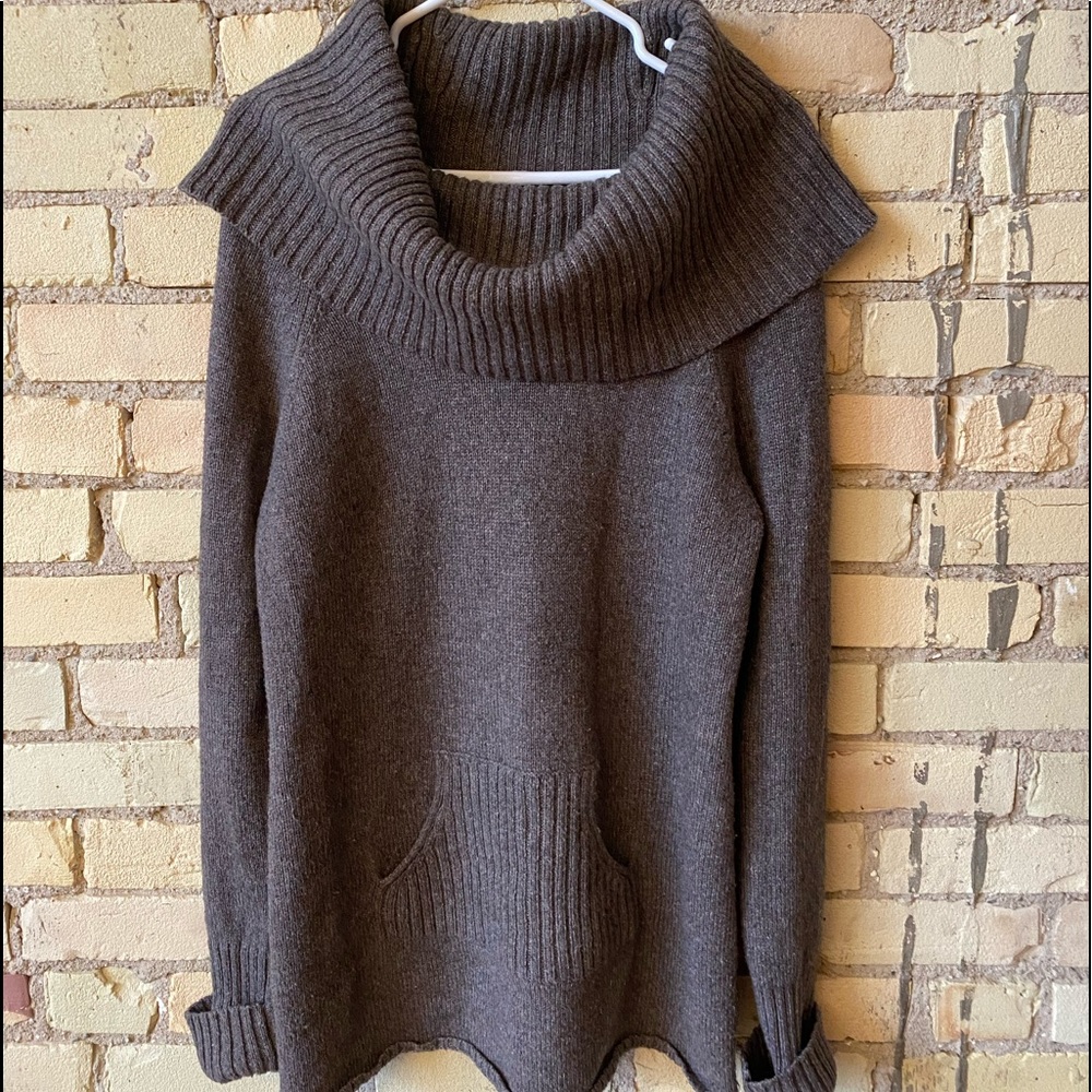 Gap Women’s Large Cowlneck Sweater